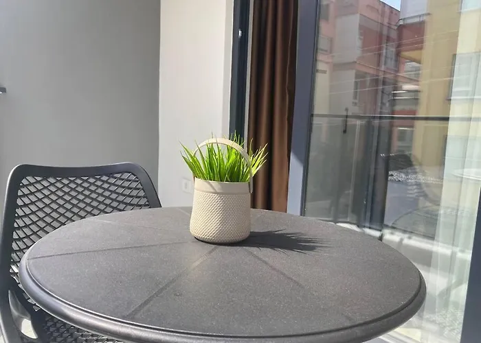 Jasmin 4 אלאניה