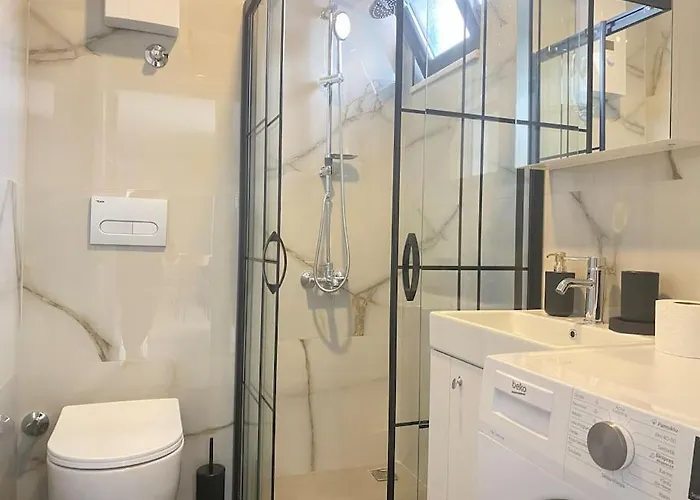 Jasmin 4 * אלאניה